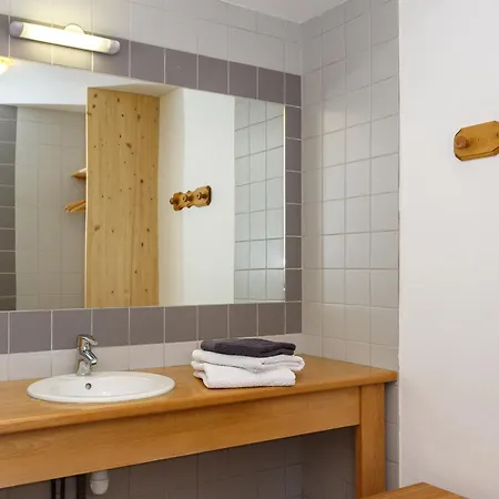 Individuel 12 Pers. A Montgesin, Calme, Proche Pistes, Parking Dispo - Fr-1-755-20 Chalet La Plagne