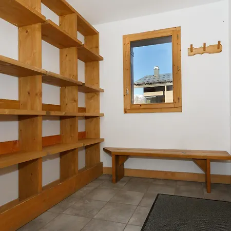 Chalet Individuel 12 Pers. A Montgesin, Calme, Proche Pistes, Parking Dispo - Fr-1-755-20