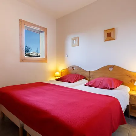 Chalet Individuel 12 Pers. A Montgesin, Calme, Proche Pistes, Parking Dispo - Fr-1-755-20